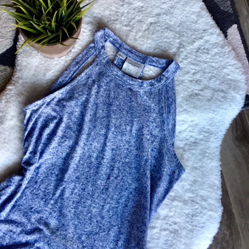3/30$🌿🌼baby blue tanktop 🌼🌿